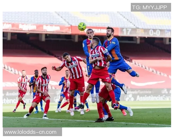 西甲激战：那不勒斯绝杀拜仁全场沸腾精彩回顾