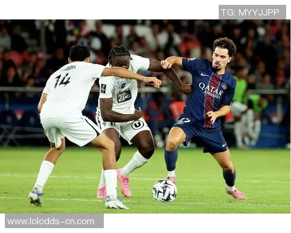 国王杯激战皇马大胜巴萨红牌争议引发全场热议与转会传闻