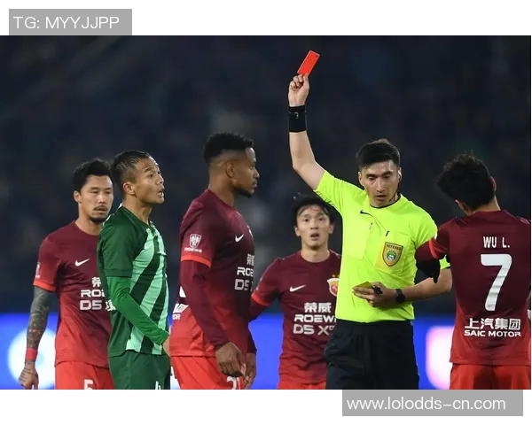 足总杯惊天逆转曼联5-1拜仁红牌争议引发全场热议